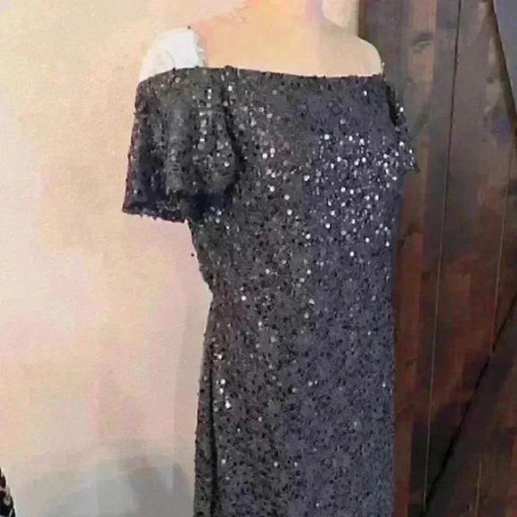 NIGHTWAY NWT Grey Sequined Cocktail Dress Size 14 - Picture 2 of 10